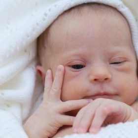 EMMI Bidik Peluang Pesatnya Pertumbuhan: 5 Strategi Bisnis Alat Kesehatan 2024 4 MENDETEKSI KELAINAN PERTUMBUHAN BAYI