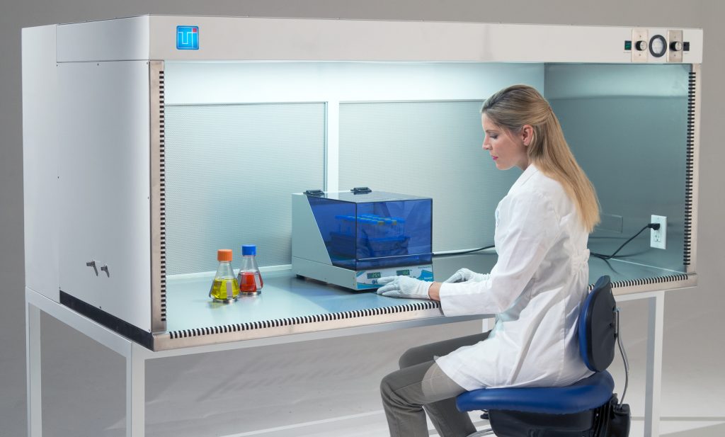 MANFAAT LAMINAR FLOW CABINET: KEBERSIHAN TANPA KOMPROMI DALAM LABORATORIUM DAN INDUSTRI 1 MANFAAT LAMINAR FLOW CABINET: KEBERSIHAN TANPA KOMPROMI DALAM LABORATORIUM DAN INDUSTRI