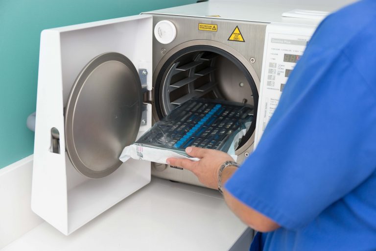 DENTAL CLINIC STERILIZATION CLEANING DRYING DENTAL INSTRUMENT WASHER: INOVASI KEBERSIHAN DI KLINIK GIGI 1 DENTAL CLINIC STERILIZATION CLEANING DRYING DENTAL INSTRUMENT WASHER