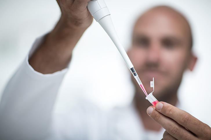 KEGUNAAN DAN CARA MENGGUNAKAN ALAT MICROPIPETTE 1 KEGUNAAN DAN CARA MENGGUNAKAN ALAT MICROPIPETTE