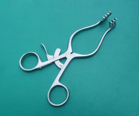KEUNGGULAN RETRACTOR INSTRUMENT