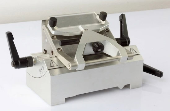 AST500 Semi-automatic Cryostat Microtome |