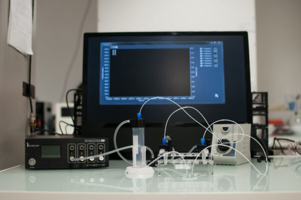 perawatan Microfluidic Flow Control System OB1 MK3