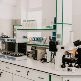 BGN Tangguhkan Operasional 2.213 SPPG: Panduan Lengkap 2024 4 Alat Laboratorium Farmasi Lengkap: 15 Kategori Wajib 2025
