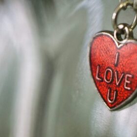 Pentingnya Mengetahui Love Language Isi: 5 Kunci Emosional Anak