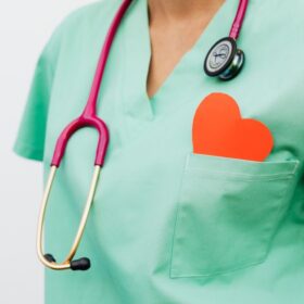 Dokter Jantung Ungkap Ciri-Ciri Berdebar: 7 Tanda Penting