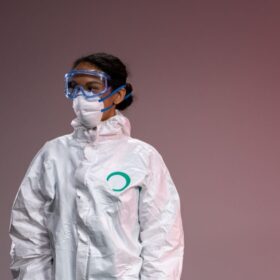 Indoor Pun Tetap Perlu Dokter: 7 Langkah Proteksi Diri dari Debu Vulkanik 3 Menkes Ungkap Sederet Risiko Kesehatan: 7 Organ Terdampak & Solusi