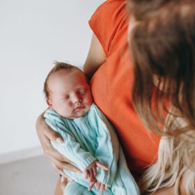 Bayi 24 Hari Meninggal Sefatal: 8 Risiko & Pencegahan Pemberian Makan Dini