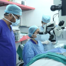 4 Gangguan Penglihatan Menyerang Tanpa Gejala: Deteksi Dini Wajib 3 Cerita Retno Jalani Operasi Katarak: 7 Panduan Lengkap & Gratis